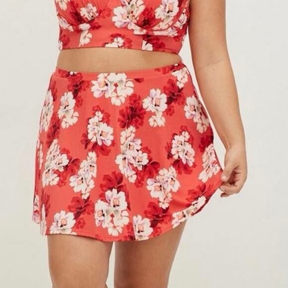 Torrid High Rise Swim Skirt Skort Women’s Size 6 6X Floral UPF 40 Summer Beach - Picture 1 of 12